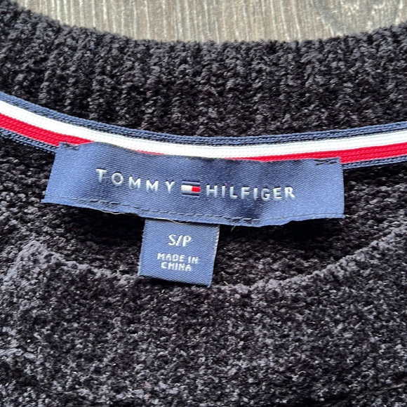 TOMMY HILFIGER | Black Chenille Sweater - Picture 2 of 3